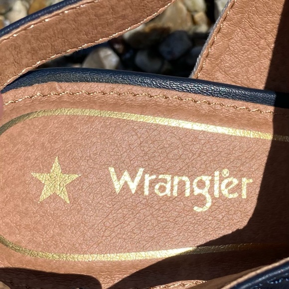 BNWT Boxed Wrangler Size 6 Sunny Dayla Block Heeled Sandals White Chunky Straps - Picture 12 of 15